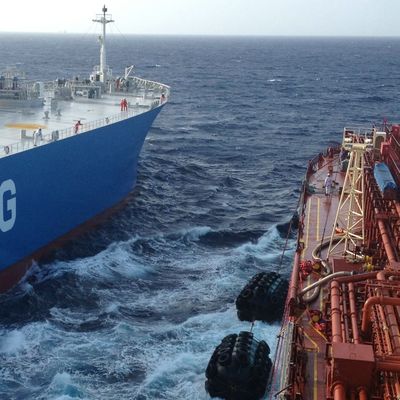 গ্যাস বাহক ডকিং বাম্পারের জন্য ABS Q235 চক্রের উন্নত পার্শ্ব 80Kpa সামুদ্রিক রাবার বাম্পার