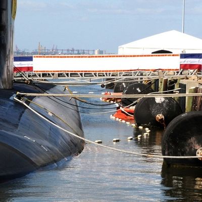 কাস্টমাইজড ফ্লোটিং ফোম টায়ার এবং চেইন দিয়ে পূর্ণ F