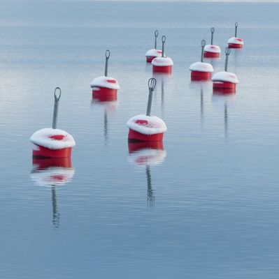 ইভা ফোম ভরা ফ্লোটিং বল ডিলিমিট সেফটি এরিয়া ওয়াটার ব্যারিয়ার মুরিং বয়